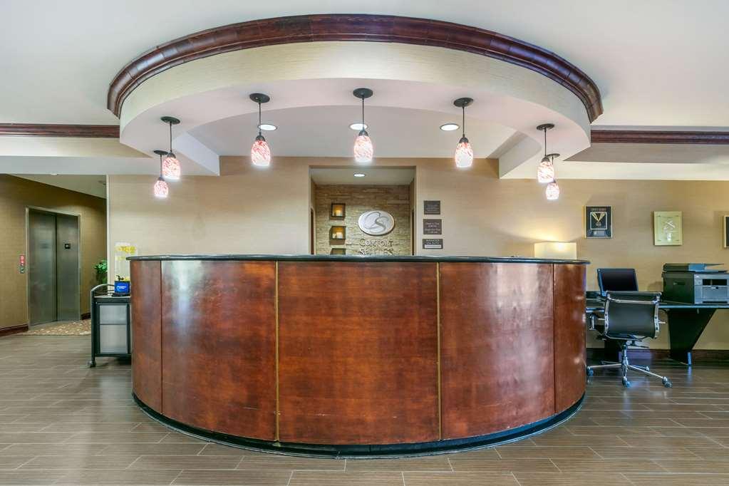 Comfort Suites Forrest City Interior photo